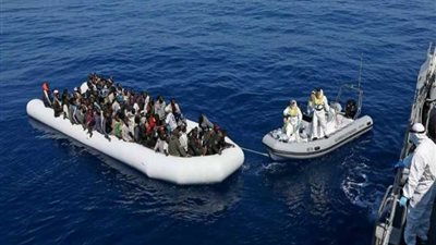 إيطاليا تسمح لـ 150 مهاجرا عالقا على سفينة إنقاذ بالنزول إلى أراضيها