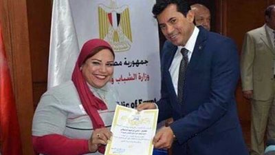 وزير الرياضة يكرم بعثة المنتخب الوطني لرفع الأثقال البارالمبي