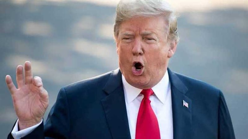 ترامب ينفي علمه باجتماع