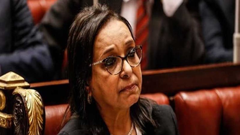 أنيسة حسونة: العلاقات