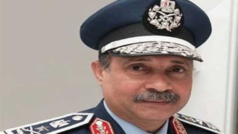 وزير الطيران يتفقد