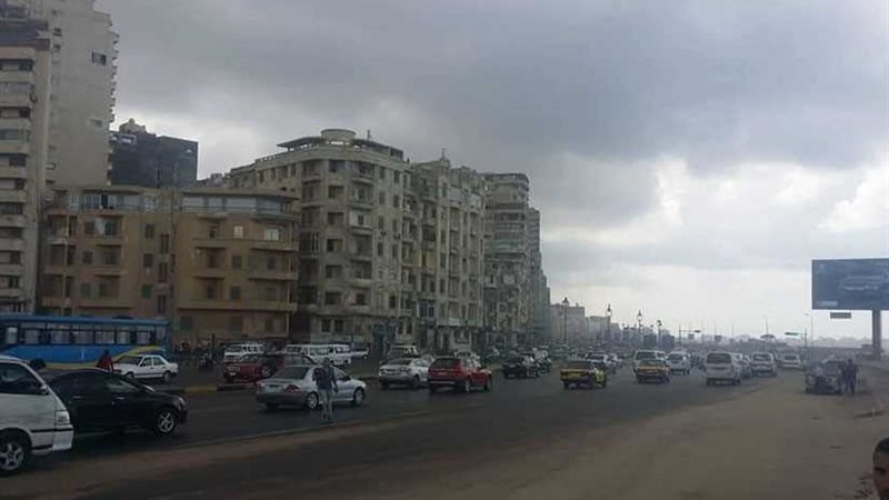 بالصور.. تساقط الأمطار