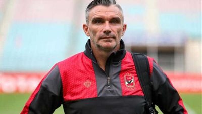 كارتيرون يعلن تشكيل الأهلي لمواجهة كمبالا سيتي