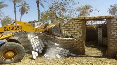 إزالة 37 حالة تعدٍ على الأراضي والطرق بملوي