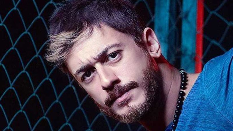 سعد لمجرد متهمًا