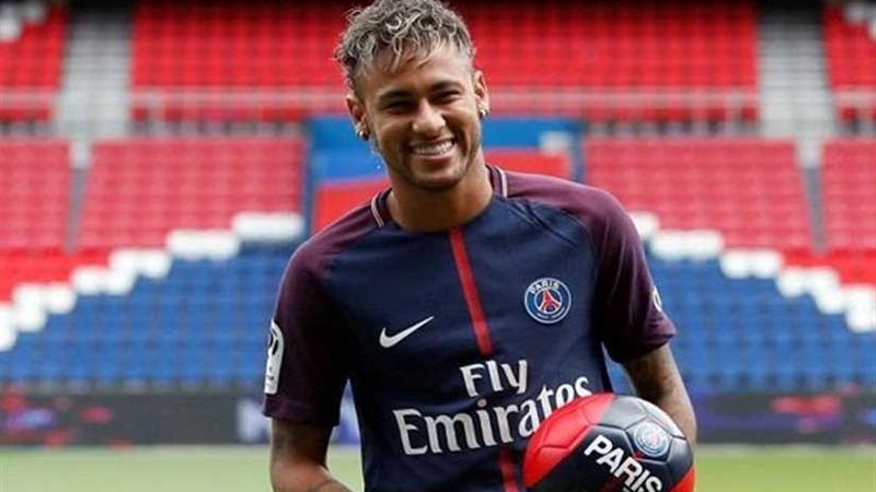 زيارة نيمار للاعبي