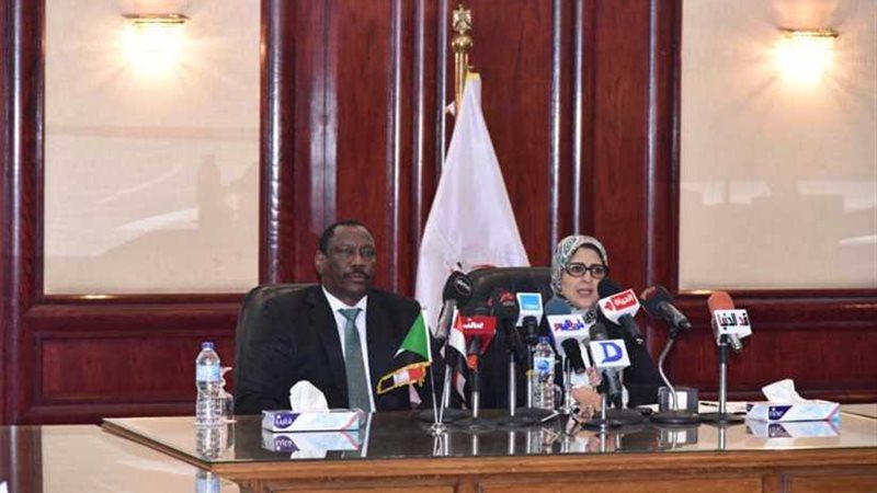 وزيرة الصحة تبحث