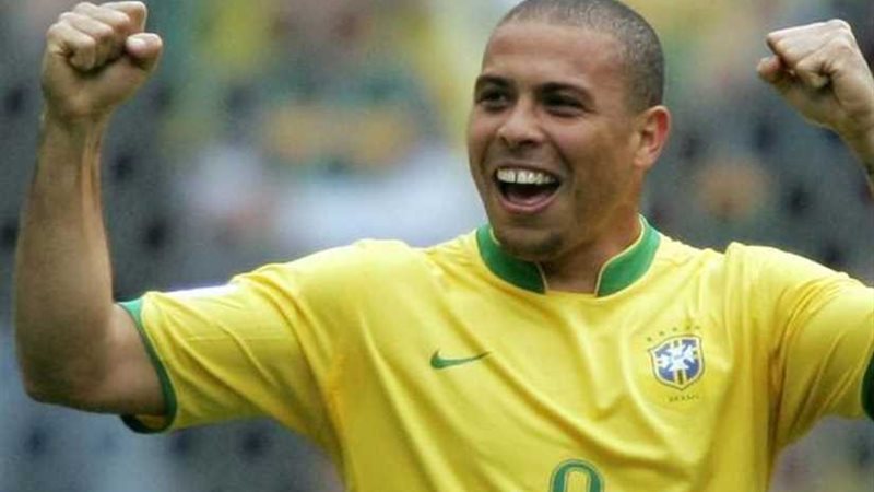 لاعب برازيلي يعتزم