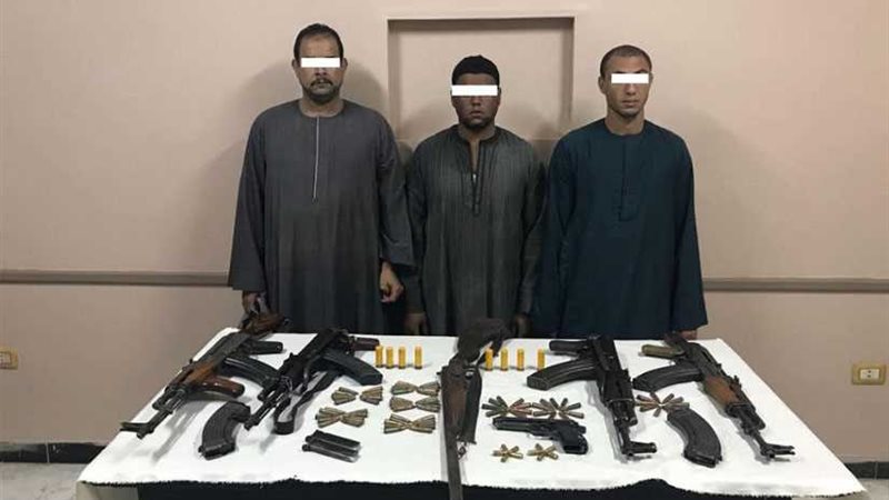 ضبط أسلحة نارية وتنفيذ