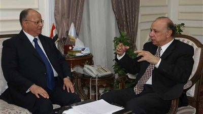 وصول اللواء خالد عبدالعال إلى مكتبه بمحافظة القاهرة (صور)