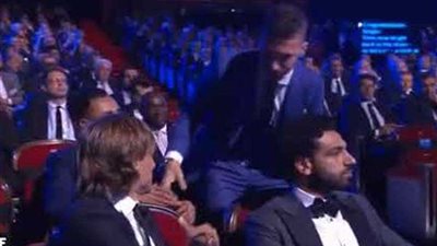 شاهد.. أول لقاء بين صلاح وراموس بعد موقعة نهائي الأبطال