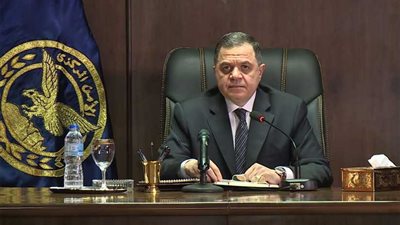 وزير الداخليه يلتقي قيادات وضباط وأفراد وجنود قوات الأمن المركزي