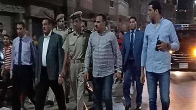 جولة ليلية لمحافظ البحيرة بشوارع دمنهور سيرا على الأقدام.. (صور)