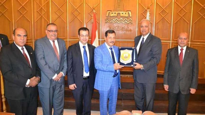 الكردي  يكرم مؤسسة