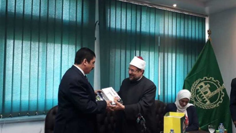 وزير الأوقاف : 100