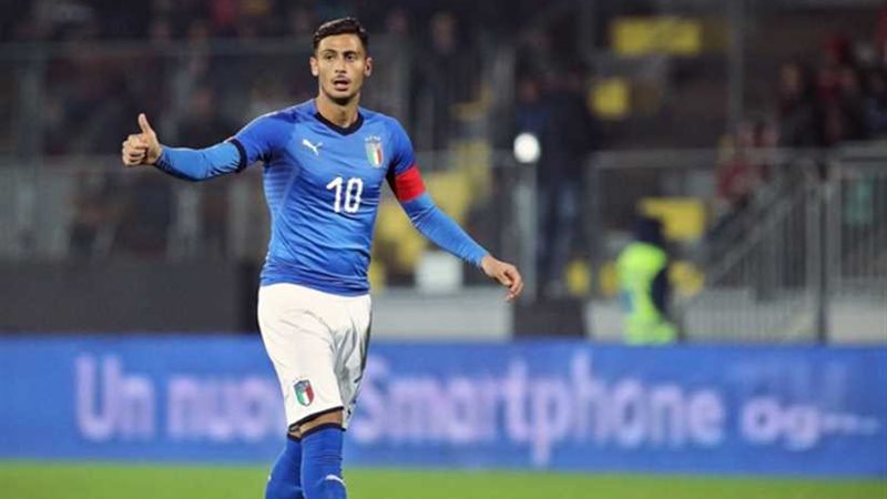 إيقاف لاعب إيطالي