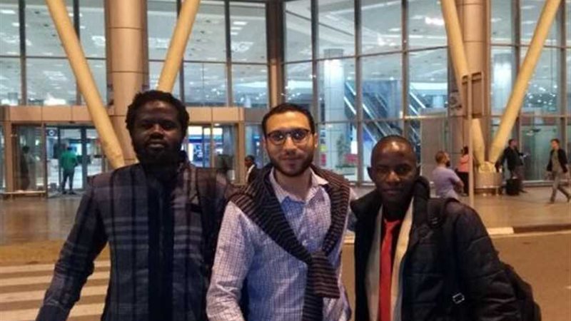 توافد الإعلاميين