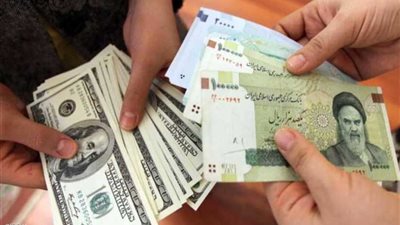 انهيار غير مسبوق للريال الإيراني مقابل العملات الأجنبية