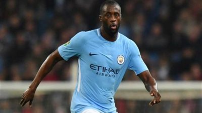 يايا توريه زميلاً لـ«كوكا» في أولمبياكوس اليوناني لمدة موسمين