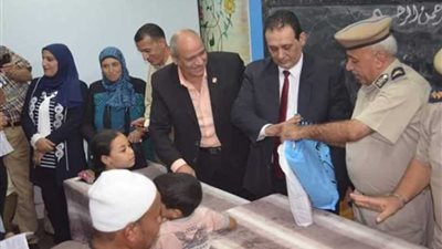 افتتاح معرض للمستلزمات المدرسية بقرية أويش الحجر