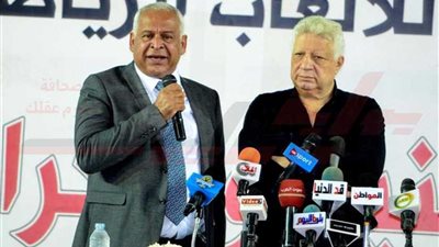 مرتضى منصور يصل مقر المؤتمر الصحفي ومعه رئيس سموحة