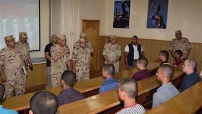 وزير الدفاع: نحرص على اختيار نخبة من خيرة شباب مصر للانضمام للكليات العسكرية (صور)