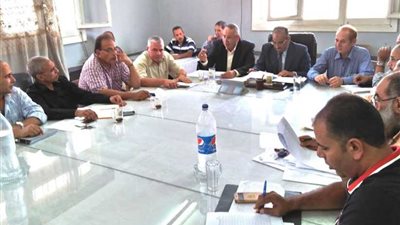 استعدادات مكثفة للحد من السحابة السوداء بالبحيرة