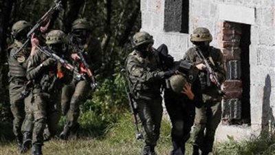 القوات الأوكرانية تعلن عن مقتل جندي وإصابة إثنين أخرين في دونباس