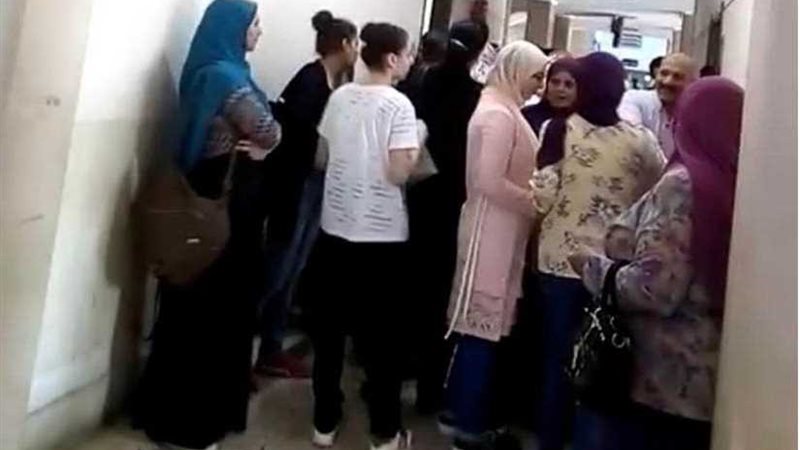 بدء الكشف الطبي للطلاب