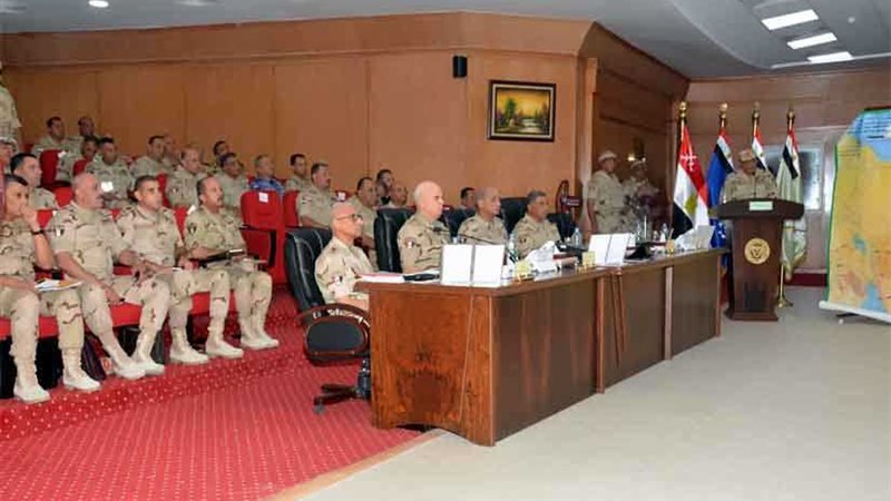 وزير الدفاع يتابع