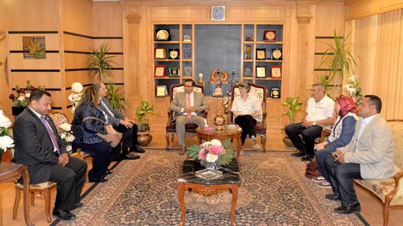 القناوي يستقبل اللجنة