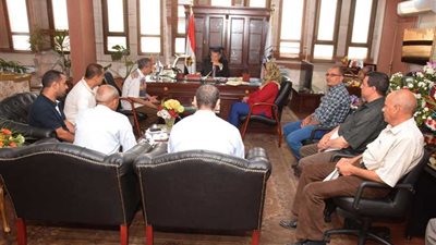 محافظ بني سويف يتابع ملف 