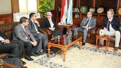 محافظ كفرالشيخ يبحث آليات تطبيق 