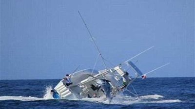 مصرع وإصابة 14 وفقدان 22 جراء غرق قارب بالهند