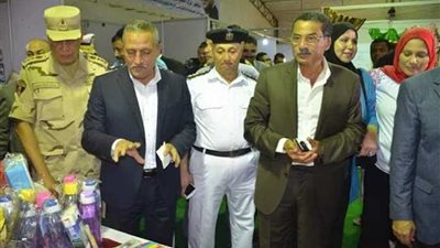 الاسماعيلية ..افتتاح معرض مستلزمات المدارس بمركز شباب الشيخ زايد ..