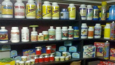 ضبط 1144 عبوة مبيدات زراعية منتهية الصلاحية و 20 طن سكر مجهول بالبحيرة