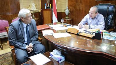 محافظ كفر الشيخ يبحث الملفات الخدمية والتنموية بدسوق