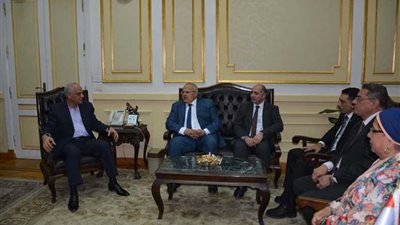 رئيس جامعة القاهرة يهنئ محافظ الجيزة