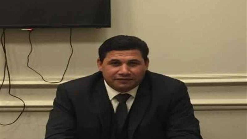 المحافظين يطالب وزير