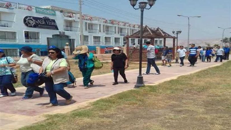 وفد سياحي يزور المناطق