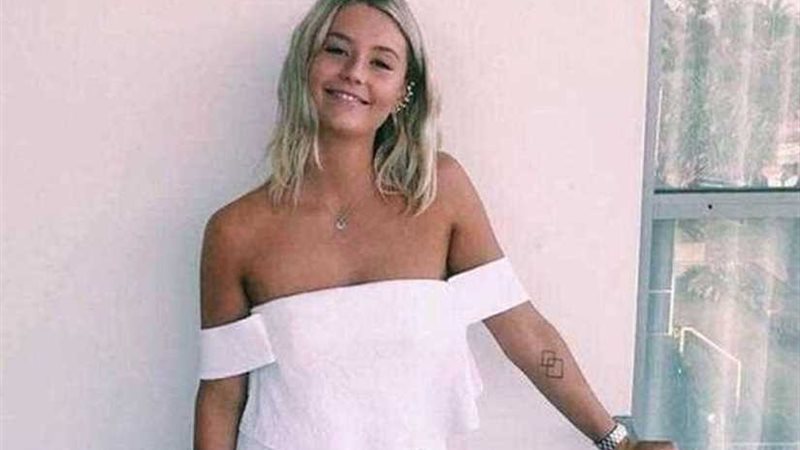 قضمت أظافرها لأعوام