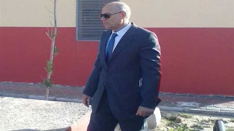 إحالة أطباء وممرضين