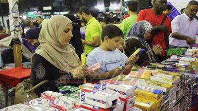 إقبال كبير وإشادة بمعرض الأدوات المدرسية المخفضة بـ