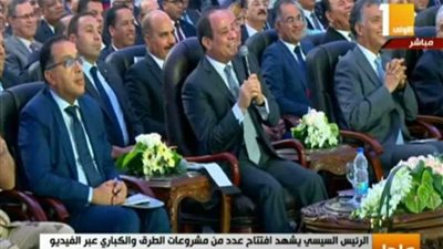 السيسي ممازحًا محافظ الإسماعيلية: 