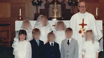 قس كاثوليكي يعتدي جنسيًا على 5 قاصرات أمام والديهن