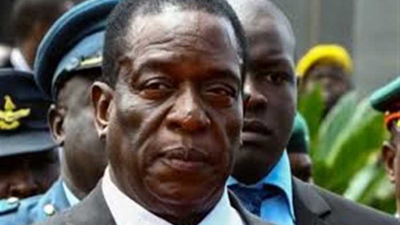 رئيس زيمبابوي يقدم