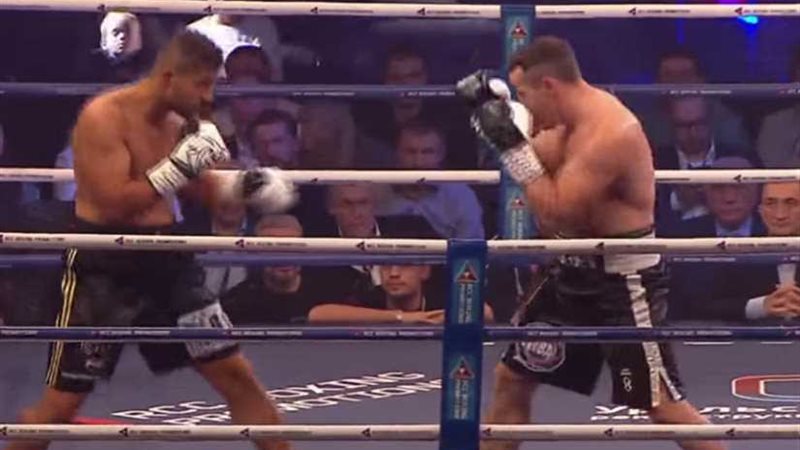 شاهد.. تركي يتعرض