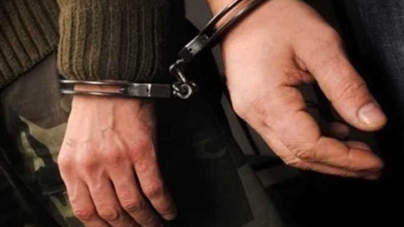 ضبط شخص قدم مستندات