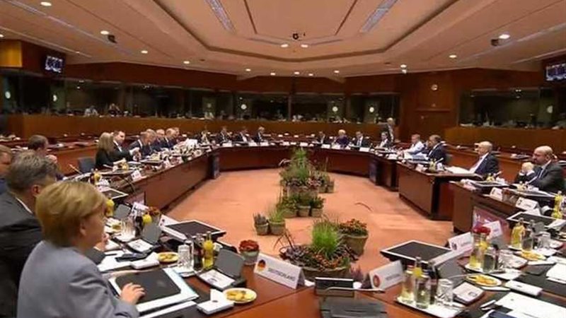 إيطاليا تهدد بمغادرة