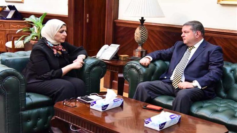 وزيرة الصحة تبحث